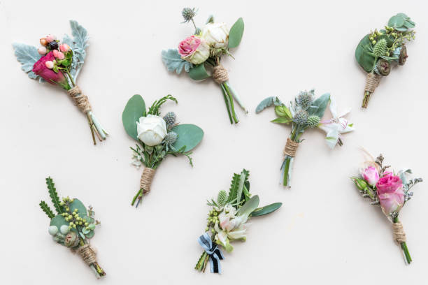 WHITE + GREEN BOUTONNIÈRE