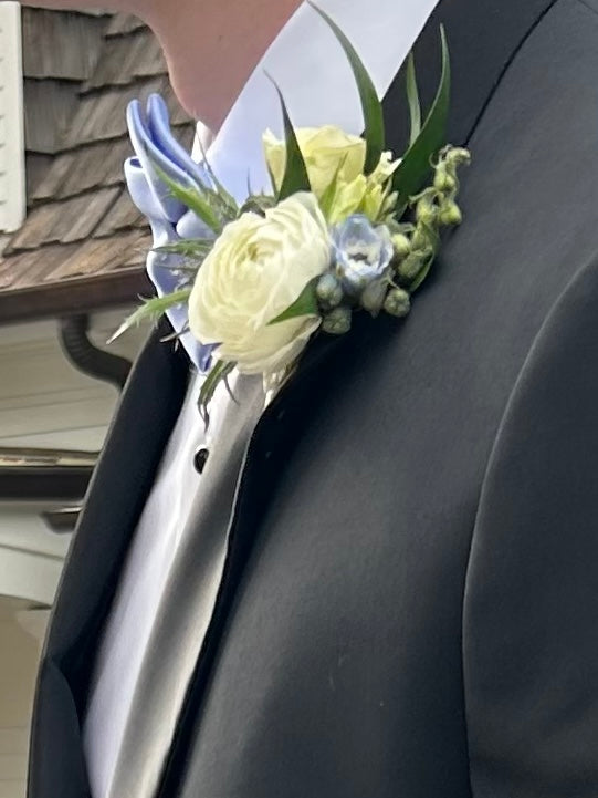 prom homecoming boutonniere